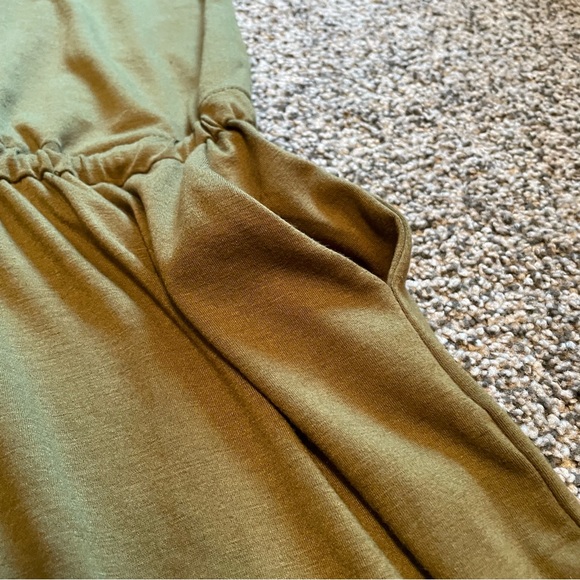 NWT! V-Neck Split-Side Drawstring Midi Dress - Picture 4 of 10